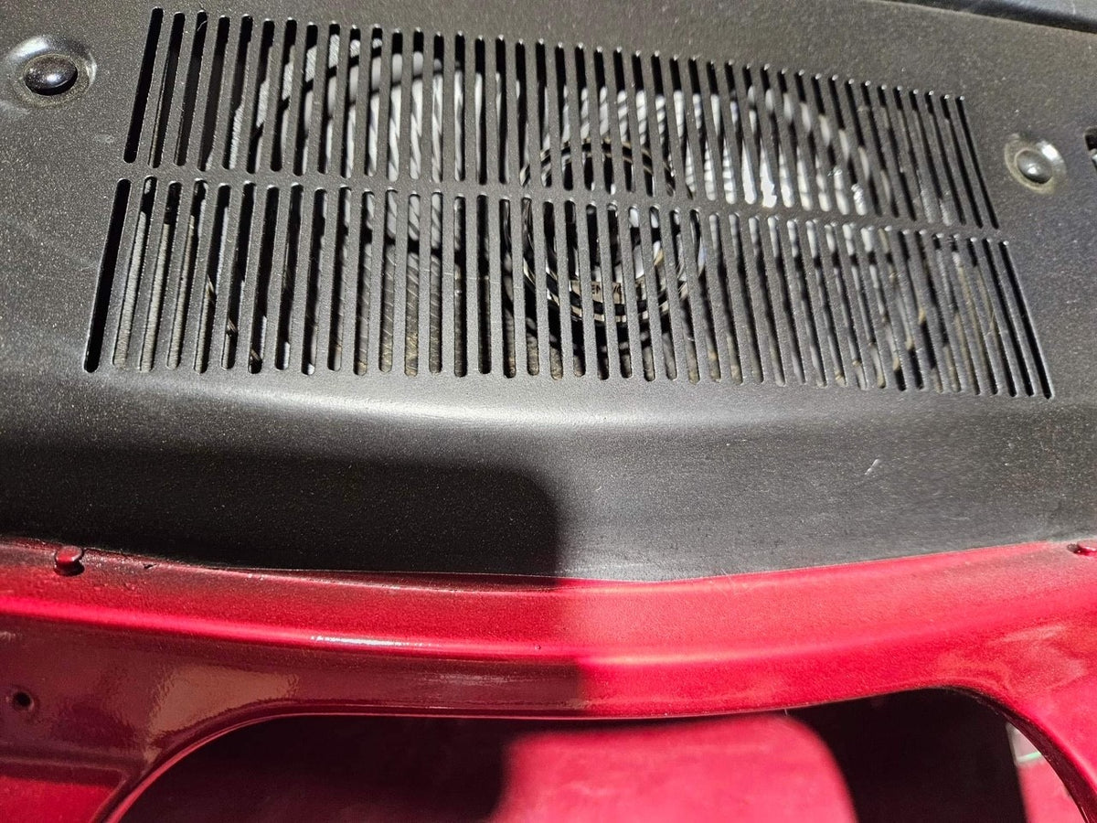 1 Hz Speaker 1 Hz Speaker